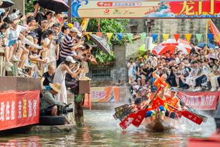 邮报：京多安若日尼奥妻子将参加真人秀，展示球员配偶生活